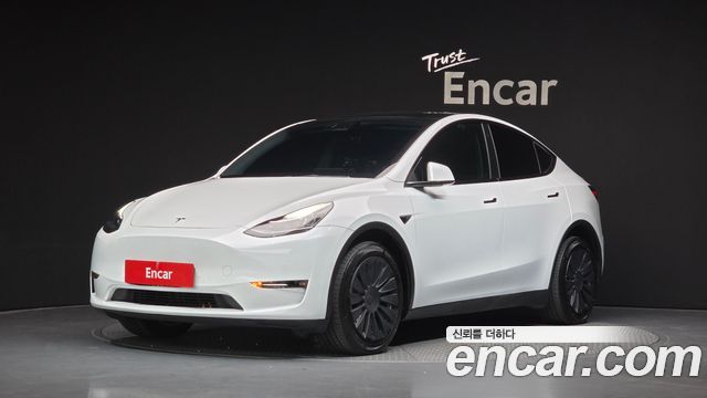 Tesla Model Y 2022 — photo 1