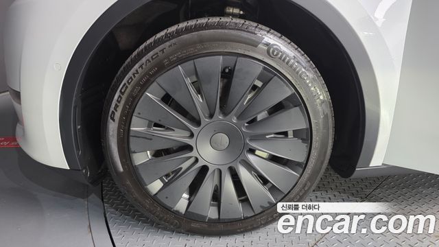 Tesla Model Y 2022 — photo 5