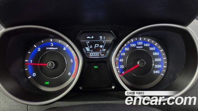 Hyundai AVANTE 2015 — photo 11