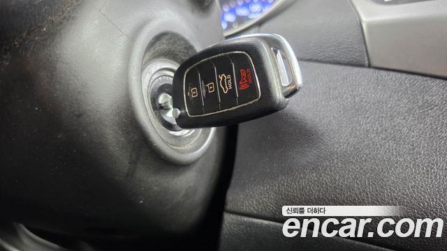 Hyundai AVANTE 2015 — photo 25