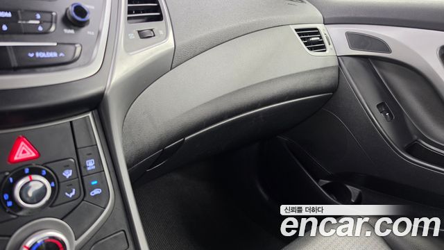 Hyundai AVANTE 2015 — photo 29