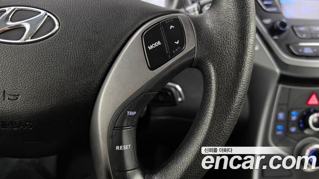 Hyundai AVANTE 2015 — photo 33