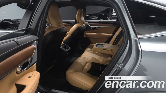 Volvo S90 2019 — photo 17