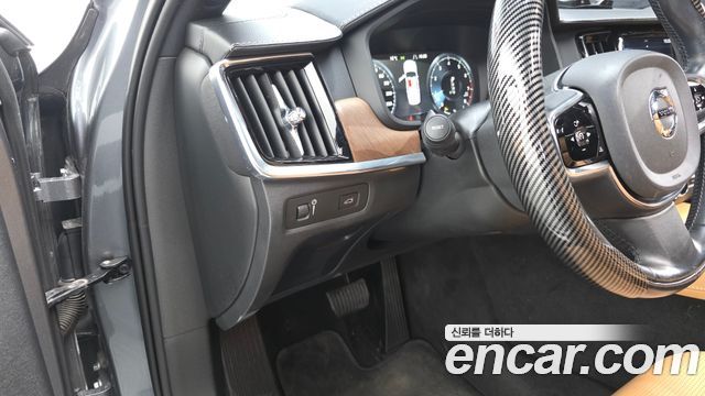 Volvo S90 2019 — photo 19
