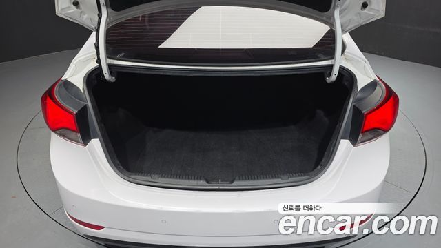 Hyundai AVANTE 2015 — photo 23