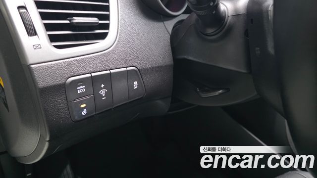 Hyundai AVANTE 2015 — photo 28