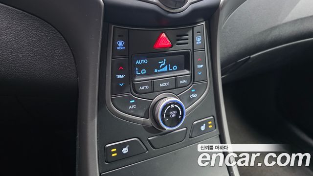 Hyundai AVANTE 2015 — photo 32