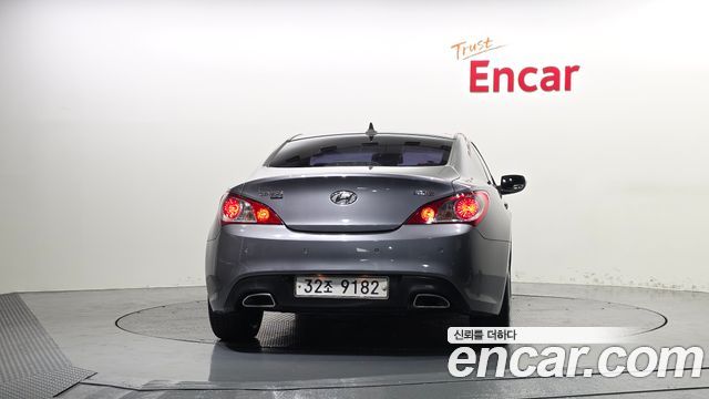 Hyundai Genesis 2010 — photo 4