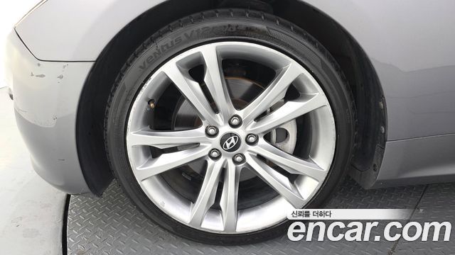 Hyundai Genesis 2010 — photo 5