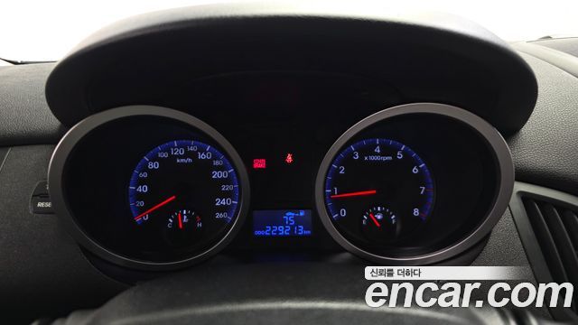 Hyundai Genesis 2010 — photo 8