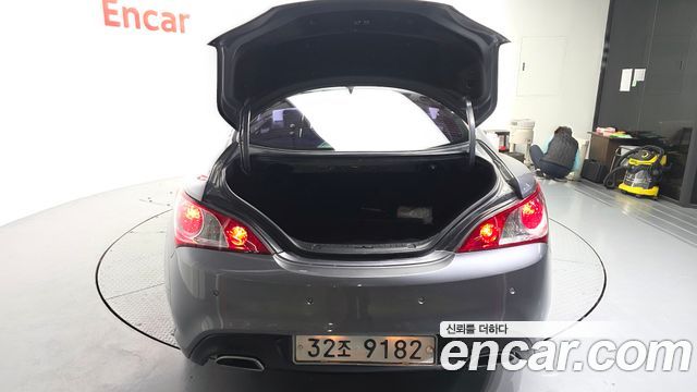 Hyundai Genesis 2010 — photo 20