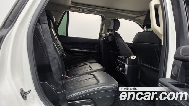 Ford Expedition 2021 — photo 17