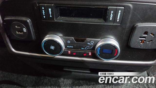 Ford Expedition 2021 — photo 18