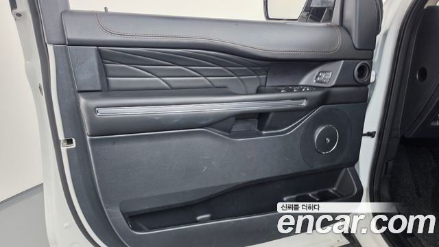 Ford Expedition 2021 — photo 14
