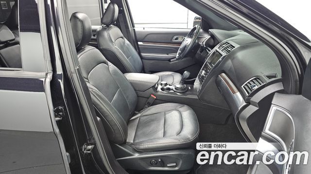 Ford Explorer 2019 — photo 10