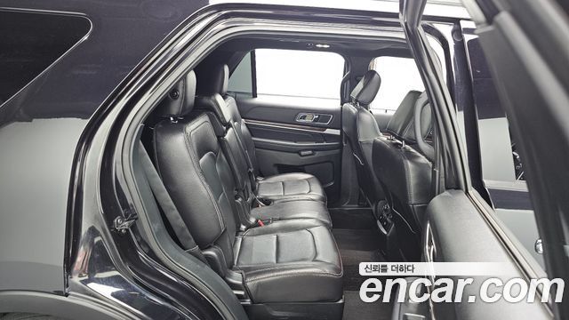 Ford Explorer 2019 — photo 11