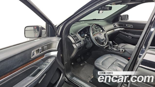Ford Explorer 2019 — photo 12