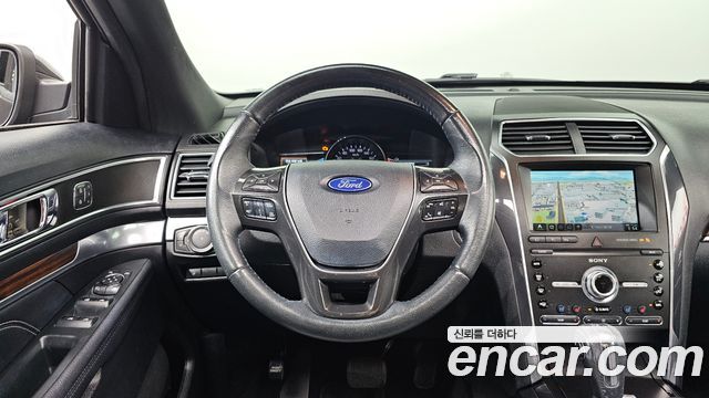 Ford Explorer 2019 — photo 13