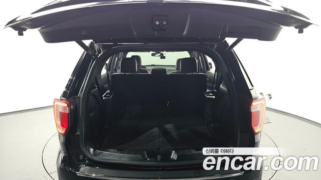 Ford Explorer 2019 — photo 20