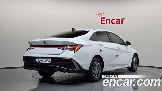 Hyundai AVANTE 2025 — photo 2