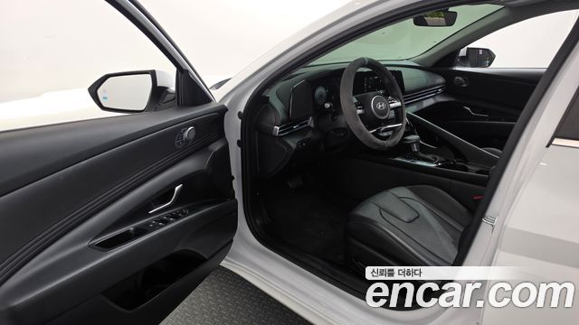 Hyundai AVANTE 2025 — photo 13