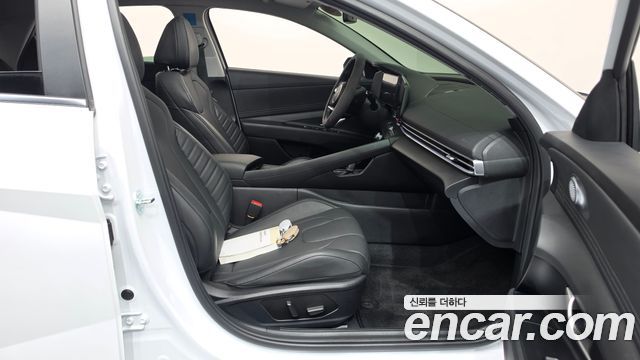 Hyundai AVANTE 2025 — photo 16