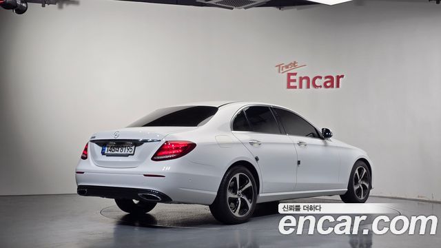 Mercedes-Benz E-Class 2020 — photo 2