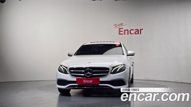 Mercedes-Benz E-Class 2020 — photo 3