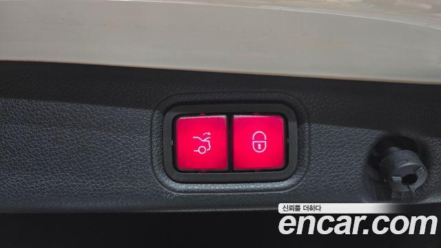 Mercedes-Benz E-Class 2020 — photo 23