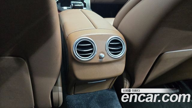 Mercedes-Benz E-Class 2020 — photo 29