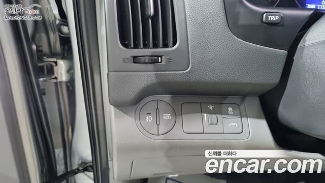Hyundai Starex 2019 — photo 16