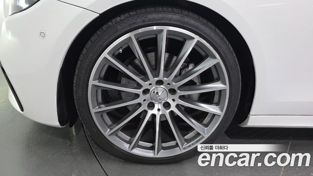 Mercedes-Benz E-Class 2023 — photo 5