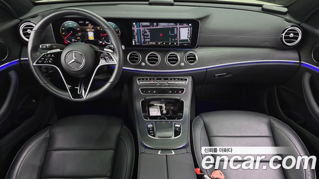 Mercedes-Benz E-Class 2023 — photo 7