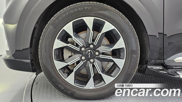 Kia Canival 2023 — photo 5