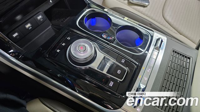 Kia Canival 2023 — photo 9
