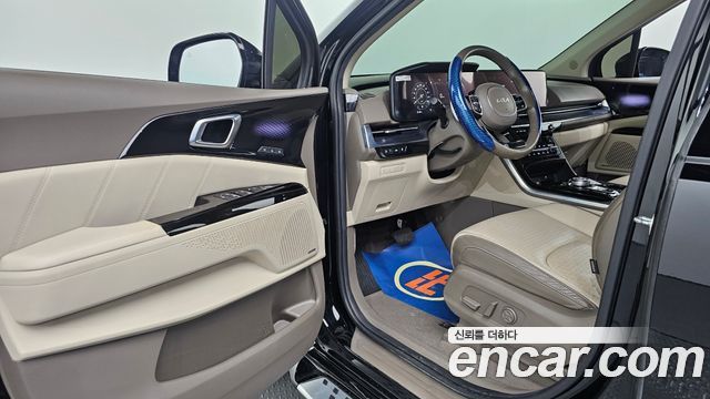 Kia Canival 2023 — photo 10