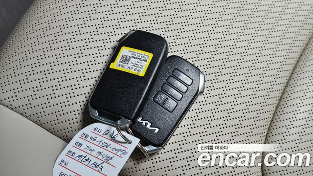 Kia Canival 2023 — photo 16