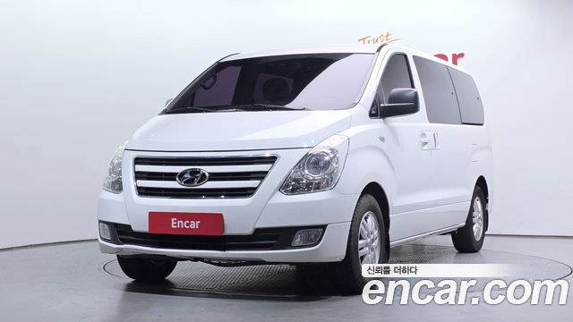 Hyundai Starex 2017 — photo 1