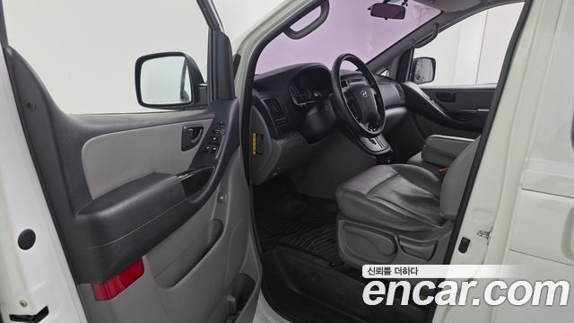 Hyundai Starex 2017 — photo 10