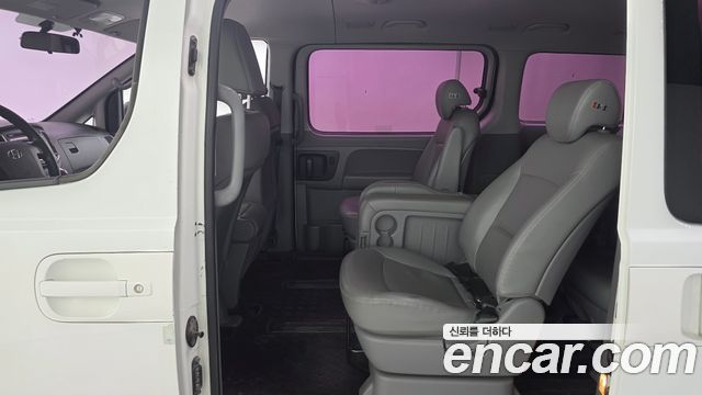 Hyundai Starex 2017 — photo 12