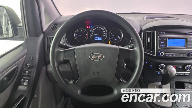 Hyundai Starex 2017 — photo 13