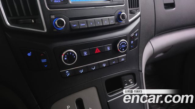 Hyundai Starex 2017 — photo 15