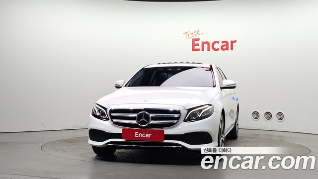 Mercedes-Benz E-Class 2017 — photo 3