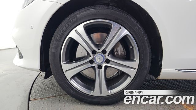 Mercedes-Benz E-Class 2017 — photo 5