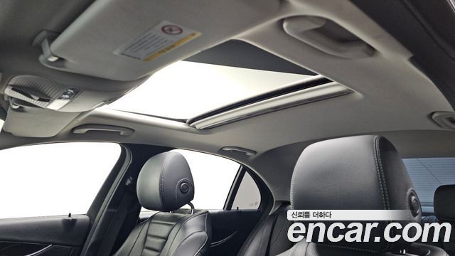 Mercedes-Benz E-Class 2017 — photo 18