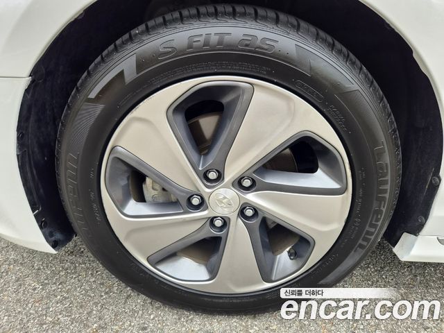 Hyundai Sonata 2016 — photo 18