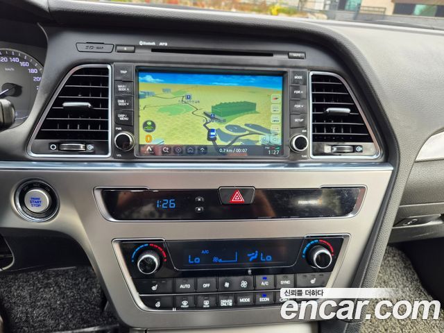 Hyundai Sonata 2016 — photo 19