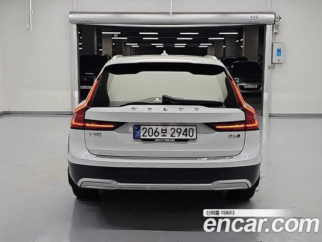 Volvo V90 2024 — photo 3
