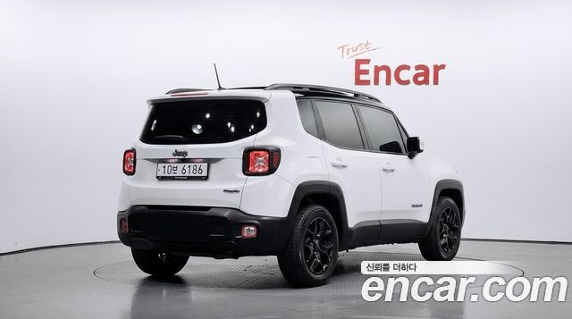 Jeep Renegade 2017 — photo 2