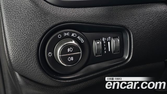 Jeep Renegade 2017 — photo 18